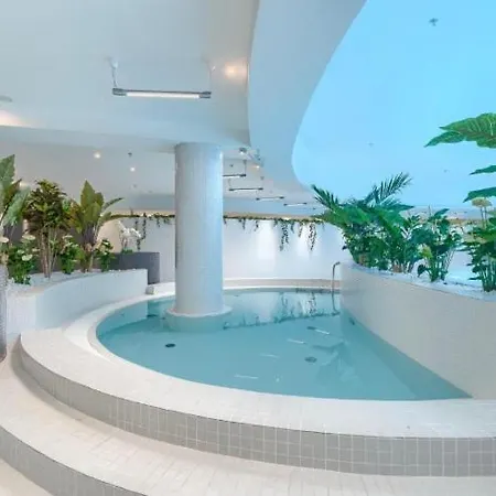 Appartement Hanza Tower Platinium & Sauna & Jacussi & Pool
