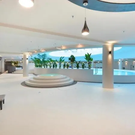 Hanza Tower Platinium & Sauna & Jacussi & Pool Appartement *